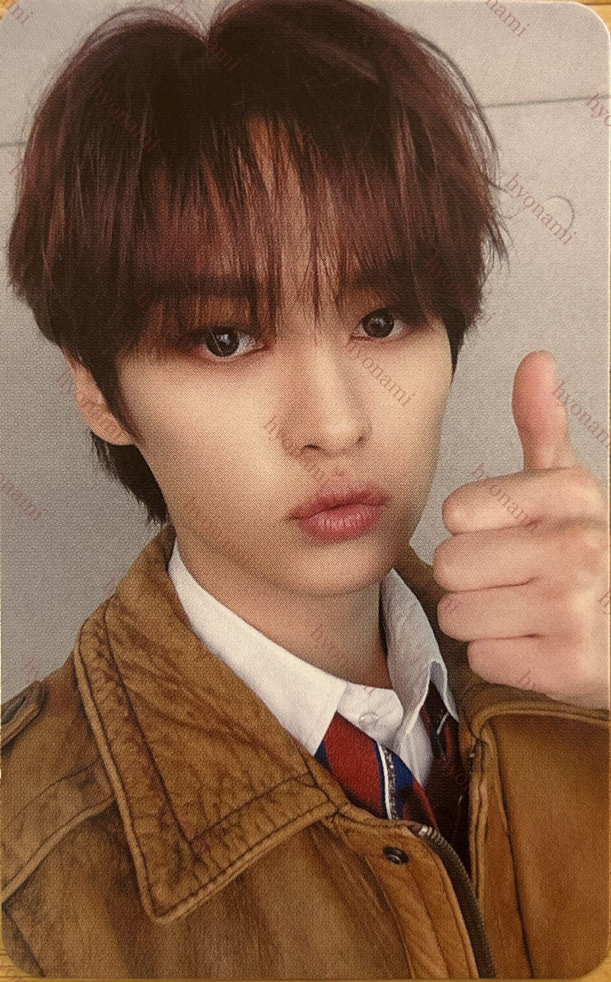 Stray Kids Social Path / Super Bowl Tower records Lucky draw Lee Know