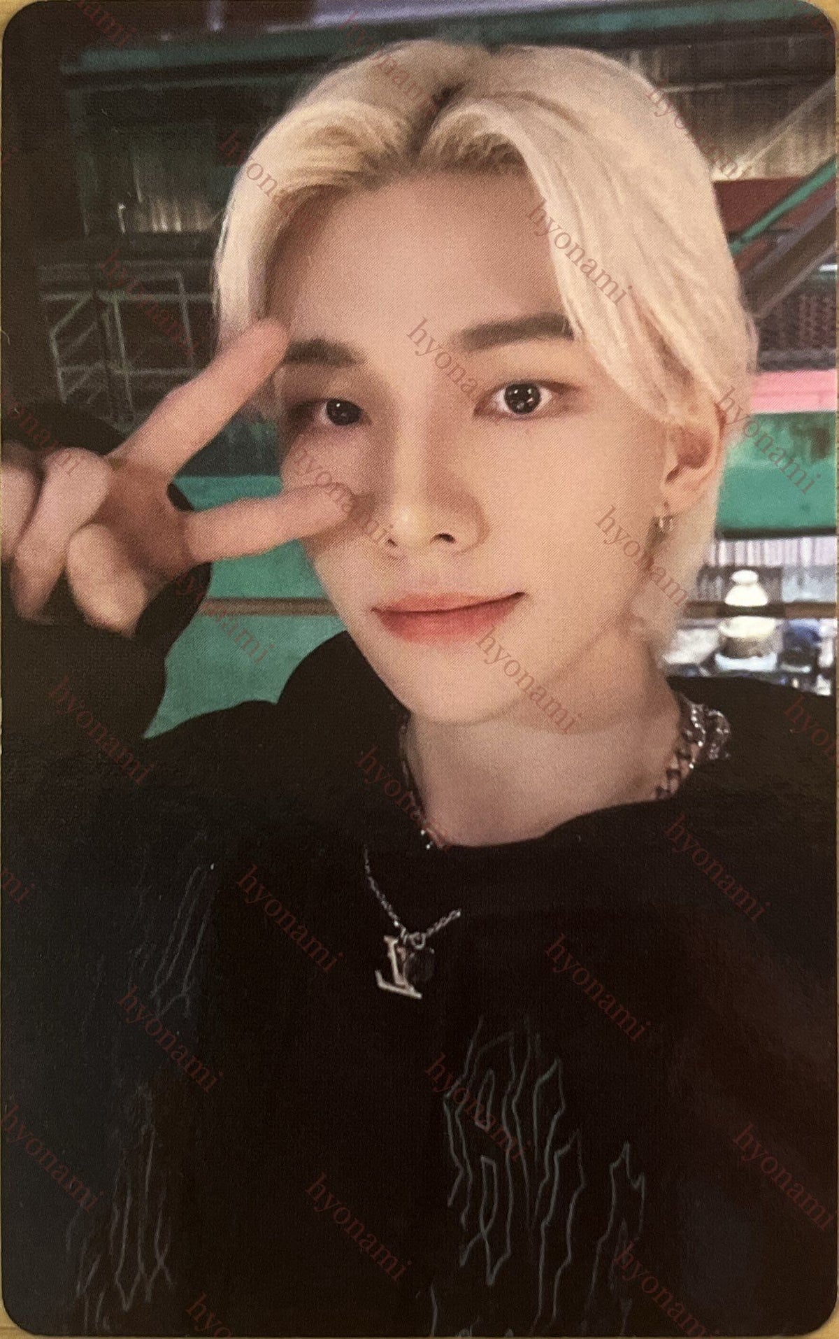 Stray Kids Maniac in Seoul DVD photocard set Hyunjin