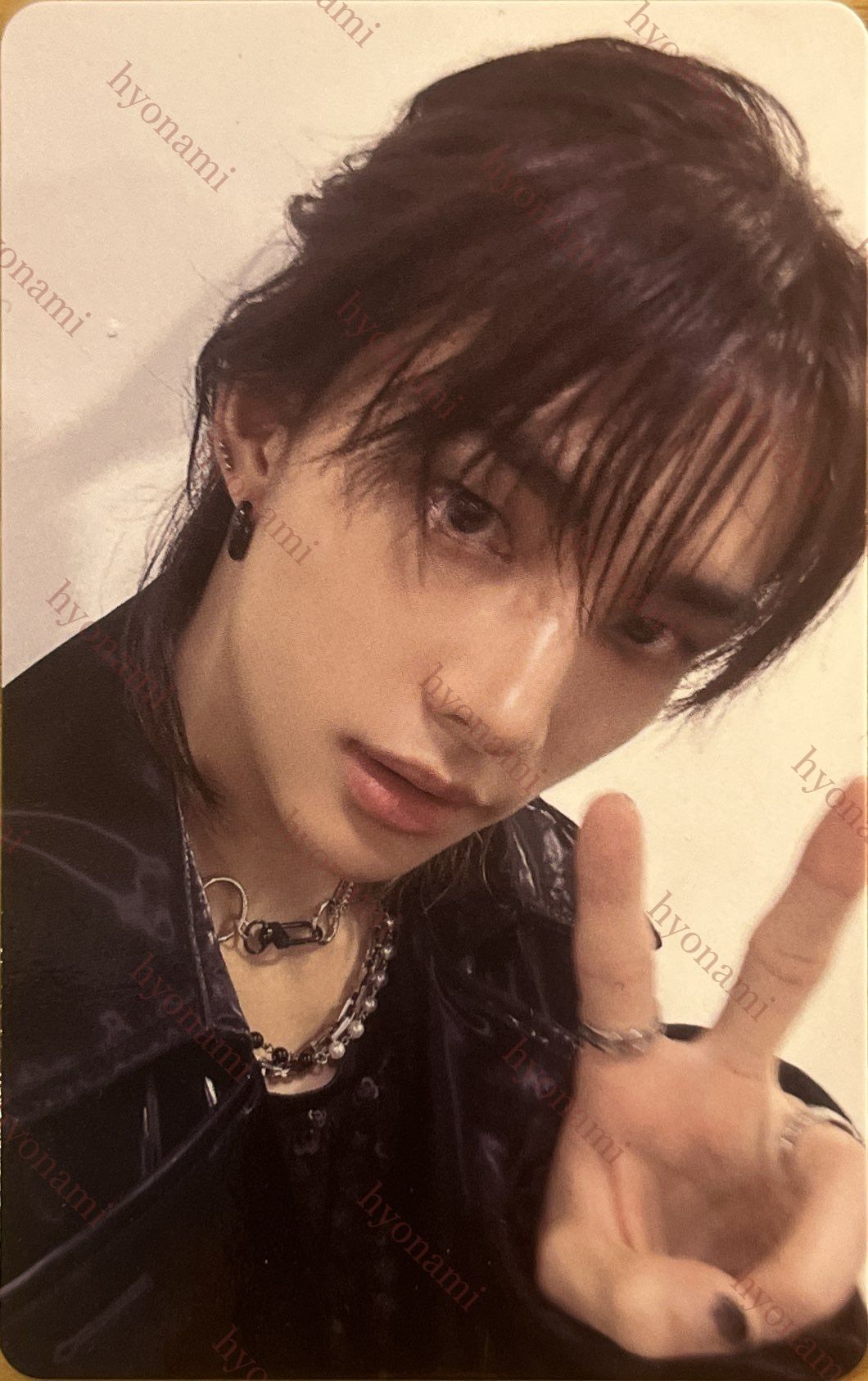 Stray Kids World Tour dominATE JAPAN purchase benefit Hyunjin