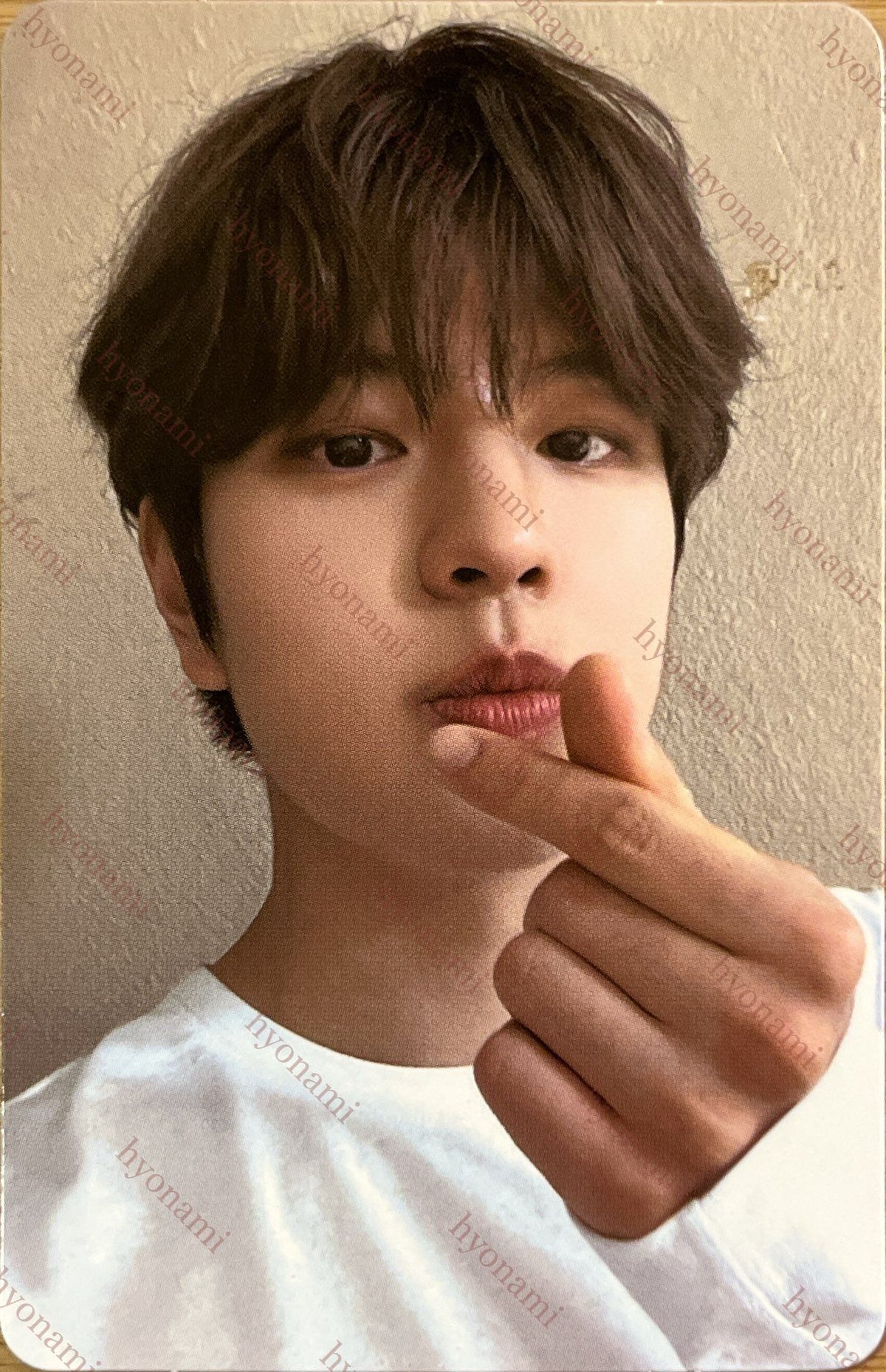Stray Kids Rockstar Soundwave popup store giveaway 1.0 (pink & black) Seungmin