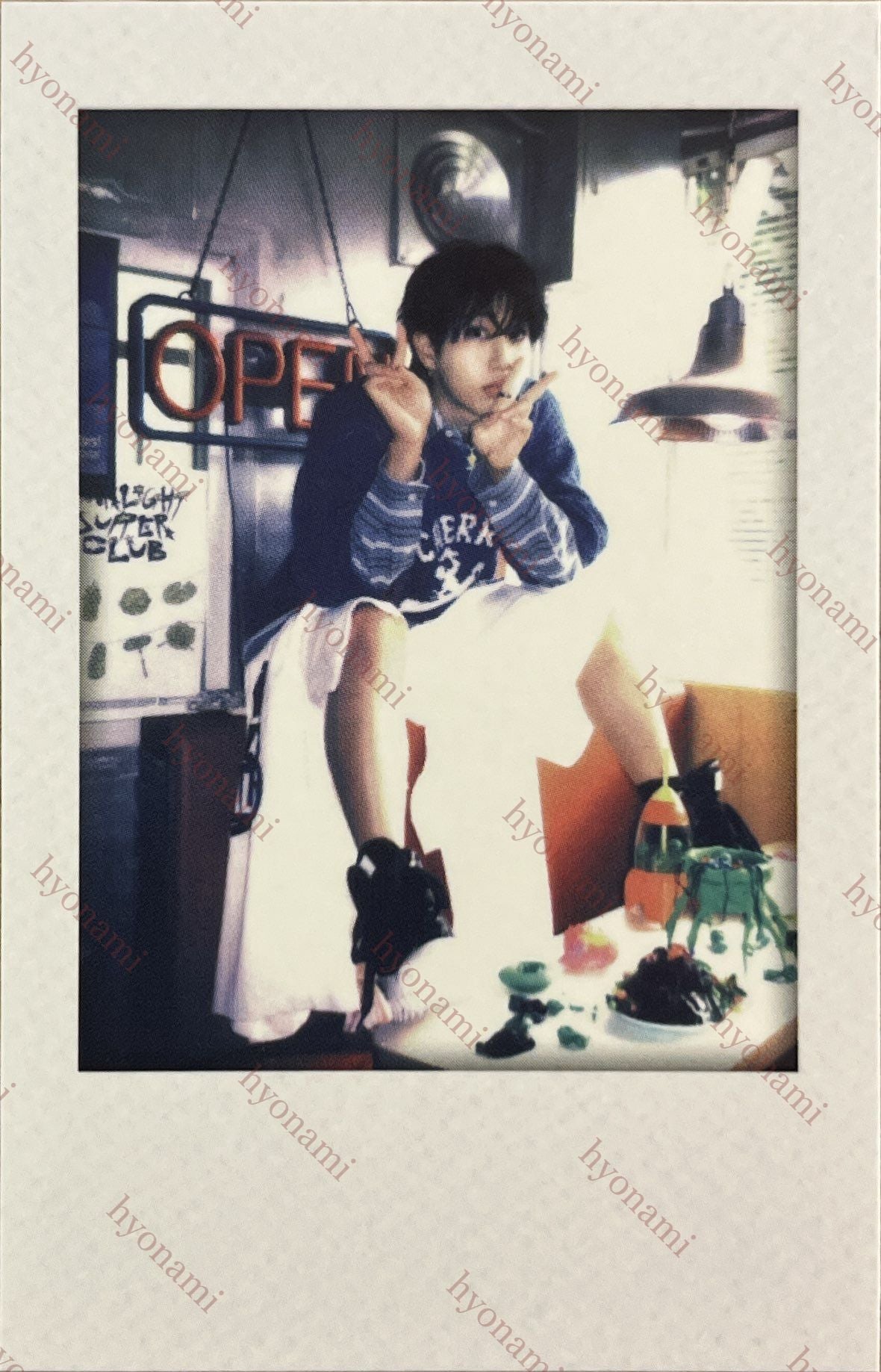 Stray Kids 2026 Season's greetings: Starlight supper club polaroid HAN