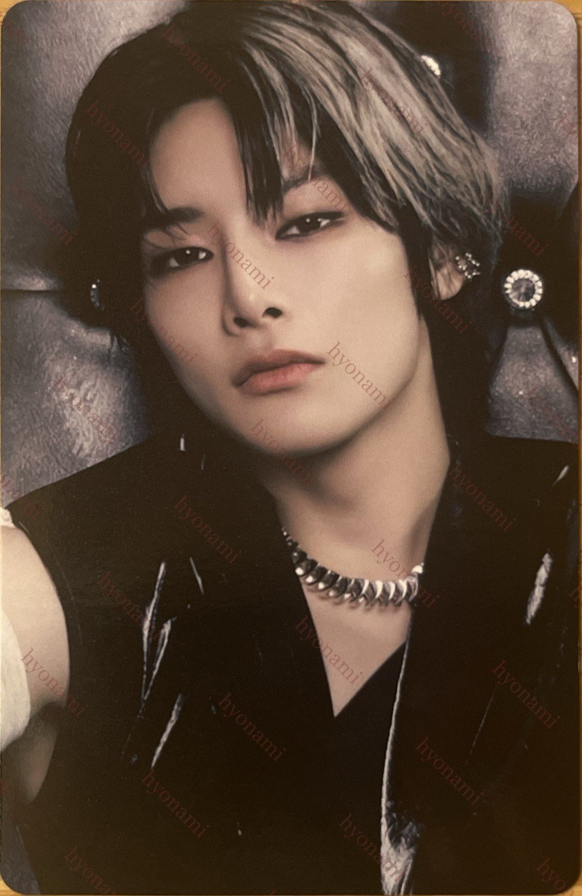 Stray Kids Giant Tower records I.N