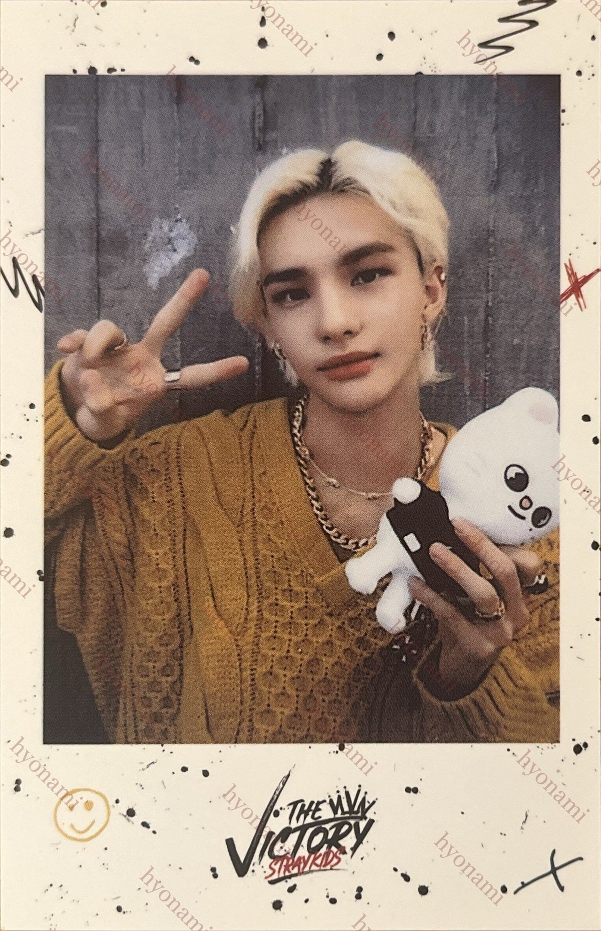 Stray Kids The Victory Popup store online benefit (1/2) Hyunjin