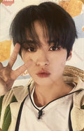 Stray Kids 2023 Season's greetings: SKZ's Mini World selfie Lee Know