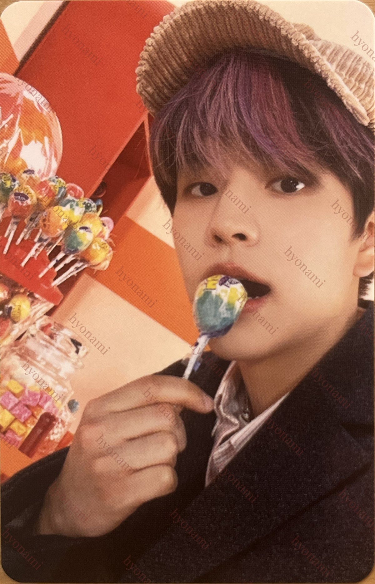 Stray Kids 2023 Season's greetings: SKZ's Mini World selfie Seungmin