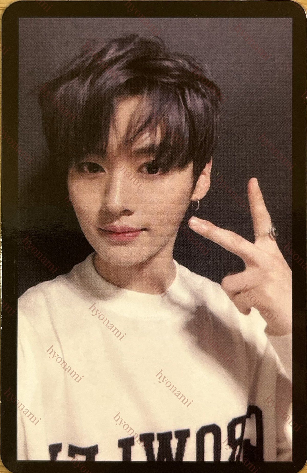 Stray Kids Clé 2: Yellow wood black border Lee Know
