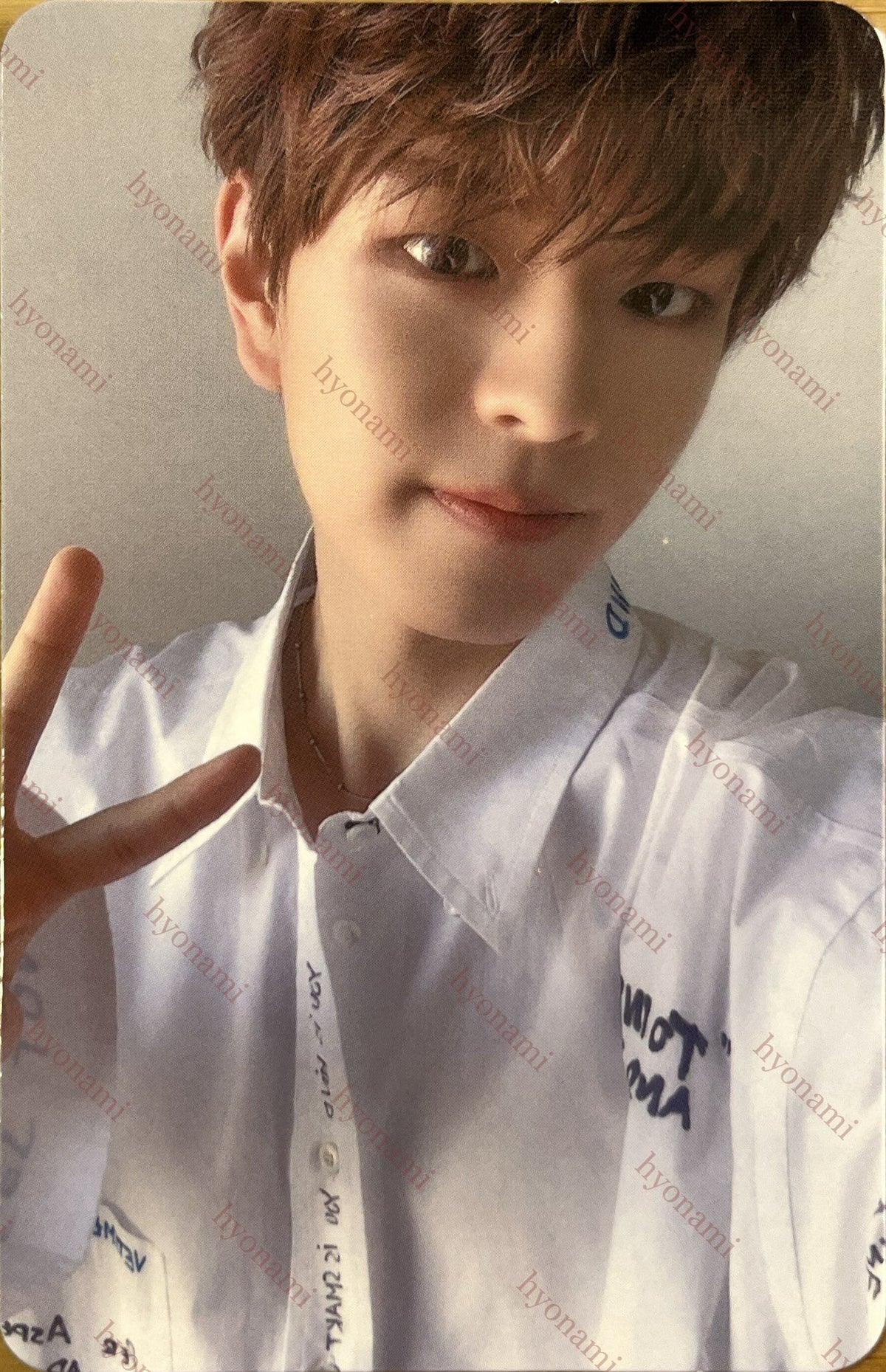Stray Kids Clé 2: Yellow wood indoor selfie Seungmin